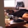 【 盗撮動画 】カラオケで居眠りしてる制服JK2人組の部屋にスタッフが侵入してパンチラ撮影とパンツ切り裂く悪戯ｗｗｗ