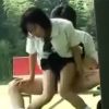 【 盗撮動画 】公園のベンチで性欲を発散してる学生カップルを隠し撮り⇒フェラチオから着衣セックス！！！