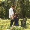 【青姦盗撮動画】公園の茂みに制服JKカップルが居たので覗いてるとフェラチオ始めたｗｗｗ