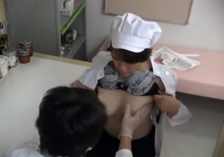【病院隠撮動画】会社の健康診断で働く女性達がドスケベ医師に巨乳やマンコを弄ばれるｗｗｗ