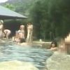 【露天風呂隠撮動画】団体の女性客たちで賑わう温泉を撮影…幅広い年齢層の方々の裸が見えるｗｗｗ